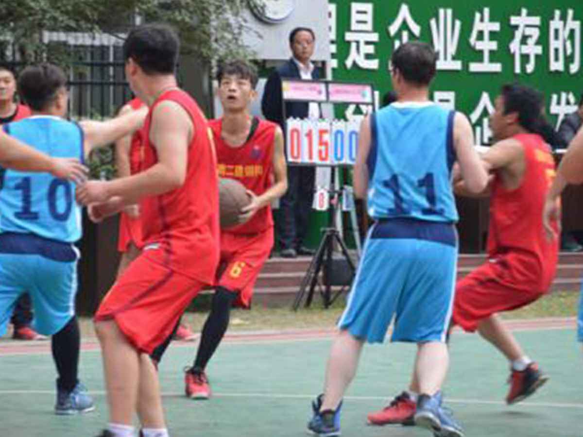 参加深圳俊远保健咨询服务有限公司“奋进杯”男子篮球赛